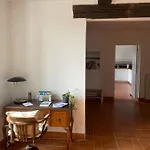 La Maison Des Puits