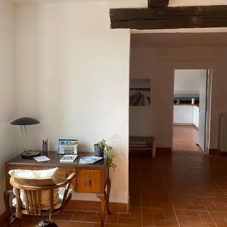 La Maison Des Puits